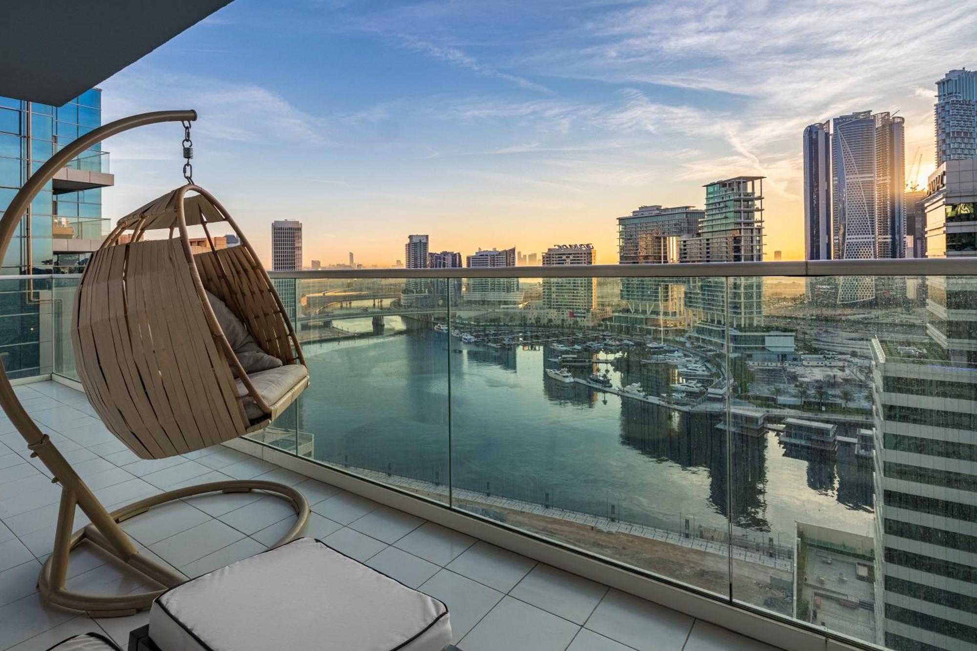 Stylish With Yacht View Close To Mall Apartment Dubai