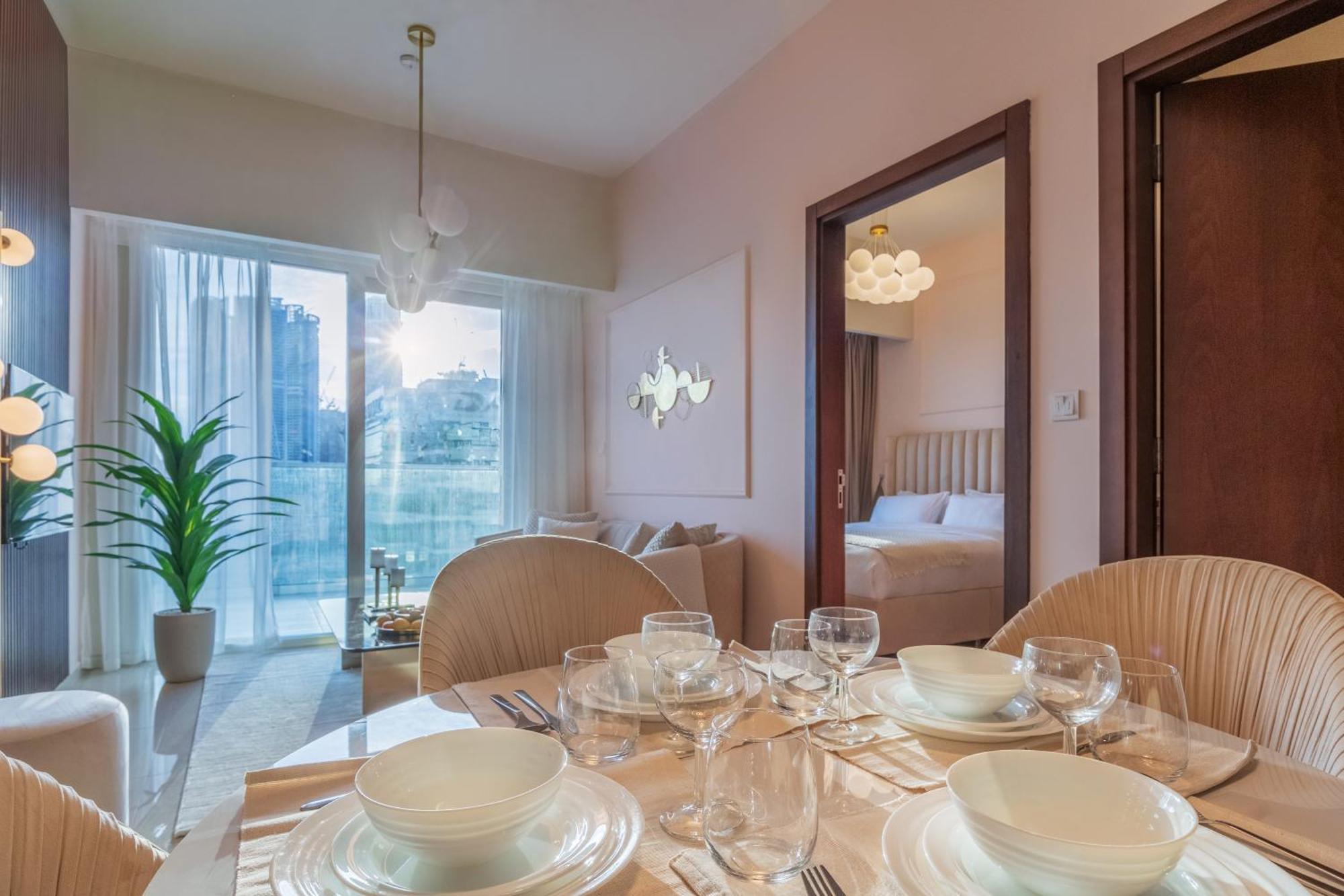 Stylish With Yacht View Close To Mall *