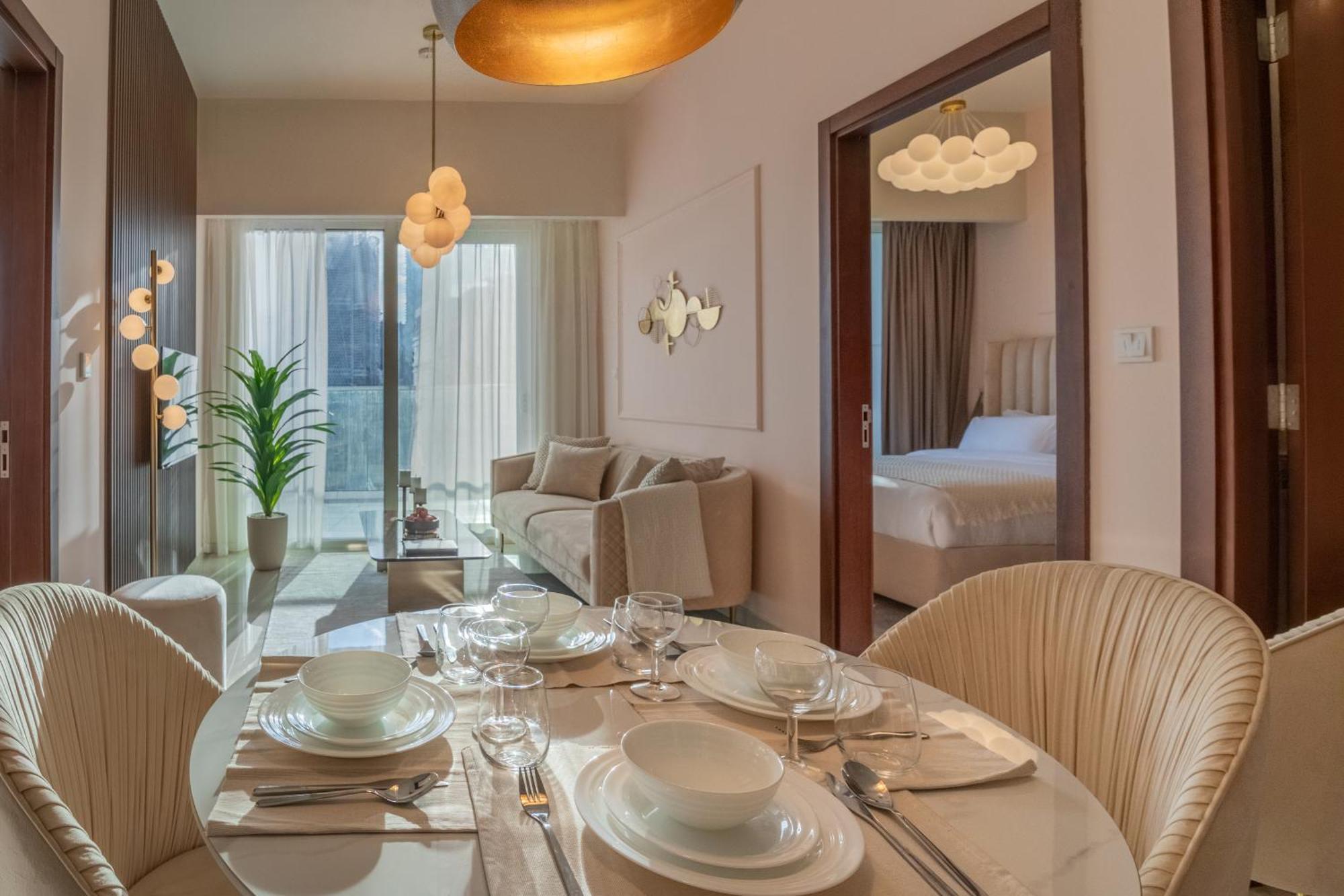 Stylish With Yacht View Close To Mall * Dubai